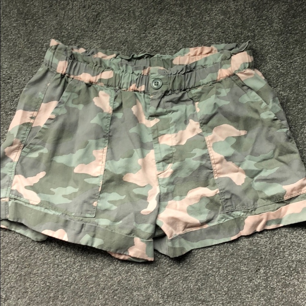 Aerie camo paper bag shorts